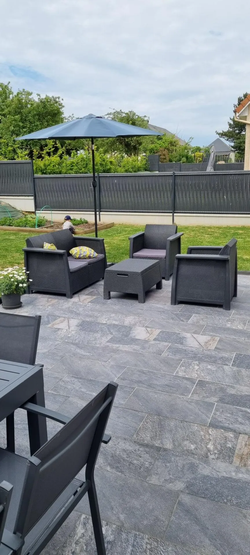 Découvrez notre sélection de carrelage extérieur imitation pierre naturelle pour vos terrasses à Bourgtheroulde-Infreville, non loin de Rouen.