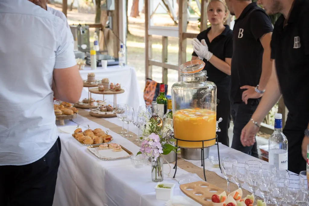 Les Mariages de Mademoiselle L Un menu qui plaît à tout le monde pour mon mariage ? Suivez les conseils de votre agence d'organisation de mariages à Bordeaux et Arcachon !