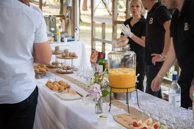Les Mariages de Mademoiselle L Un menu qui plaît à tout le monde pour mon mariage ? Suivez les conseils de votre agence d'organisation de mariages à Bordeaux et Arcachon !