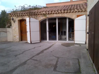 vente et installation de baie accordéon en aluminium à ventabren