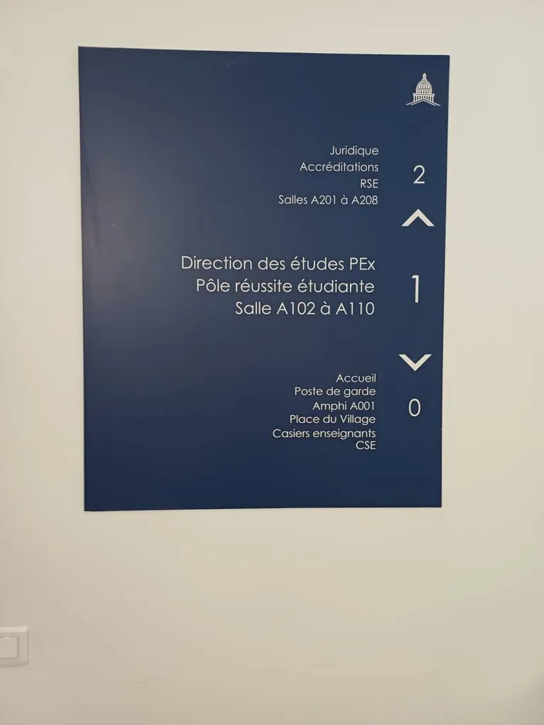 Création de signalétique directionnelle pour bureaux à Paris