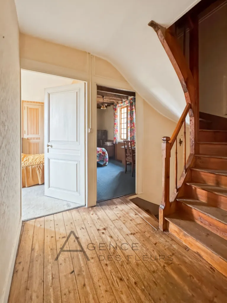 A saisir maison de maître de 150 m² édifiée sur 2720 m² de terrain sur la commune de FRENEUSE 76410