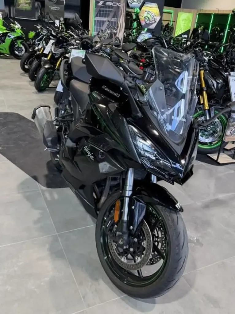 Kawasaki NINJA 1100 SX 1099 cm3 - vue de face - Kawassaki Nîmes
