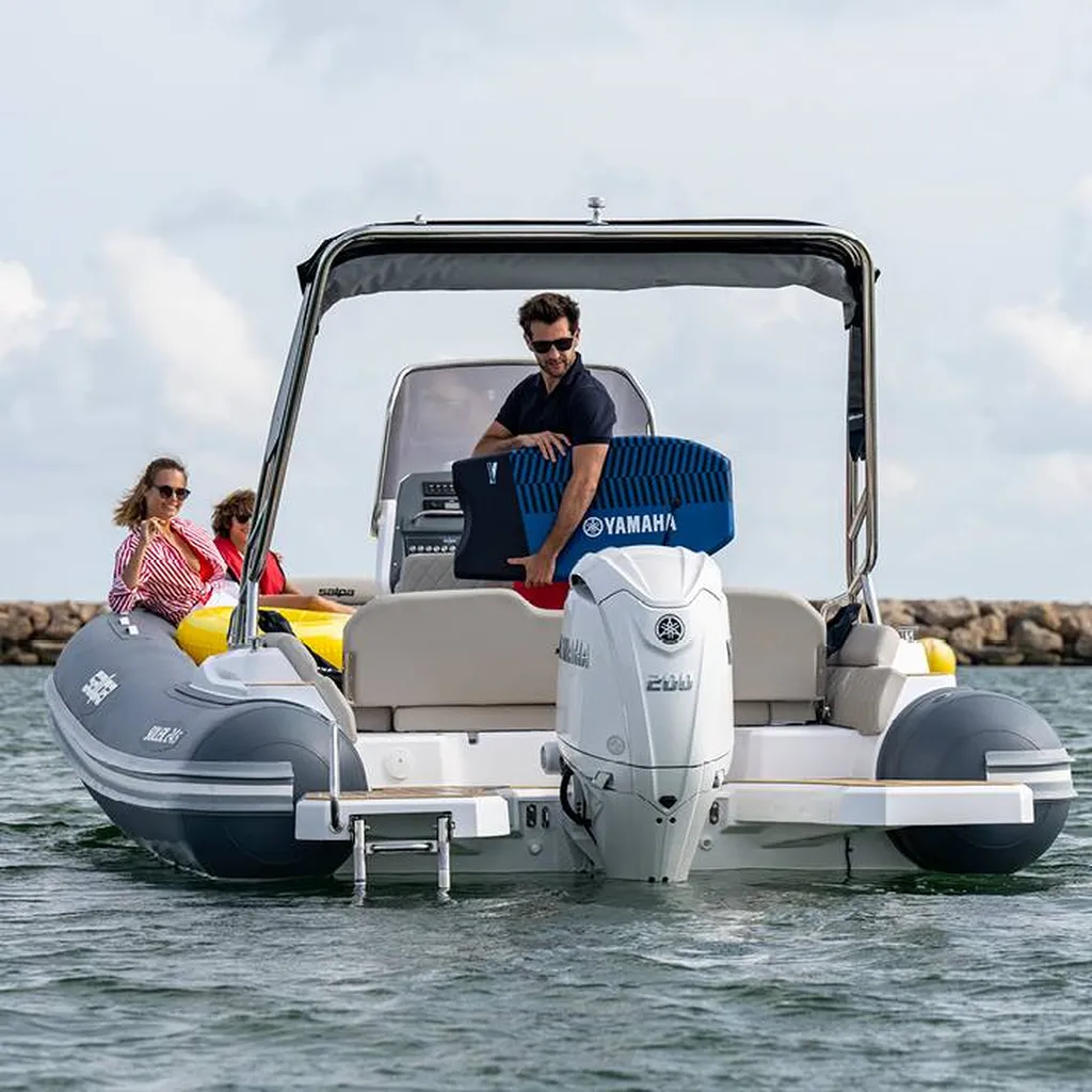 Acheter un semi-rigide familial Salpa dans le Var