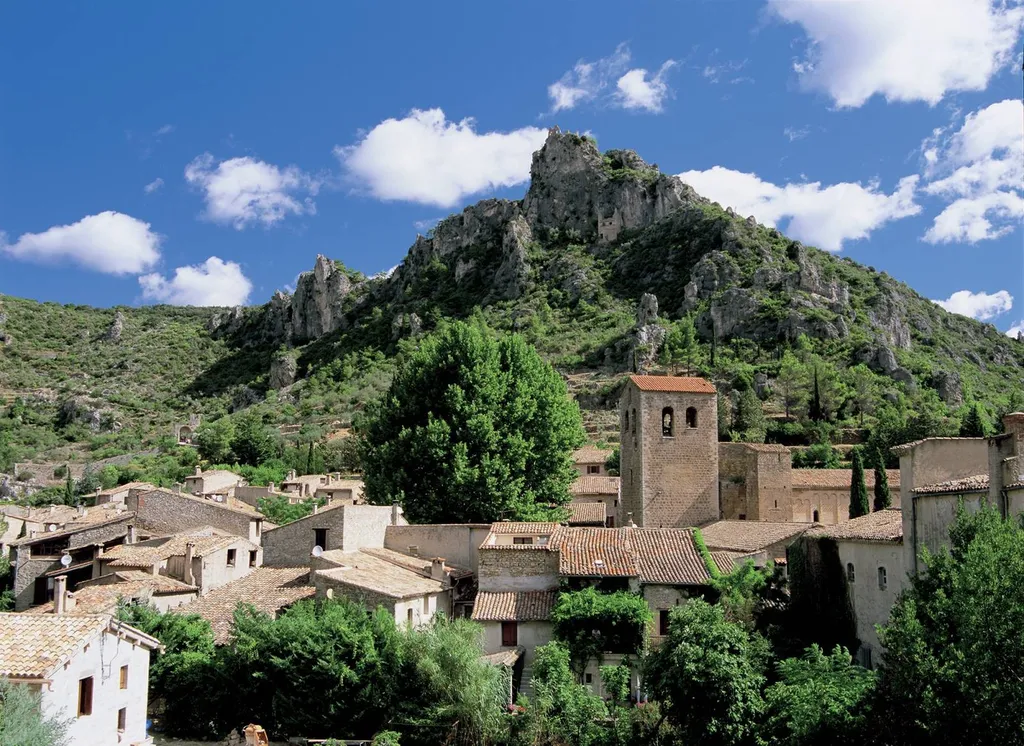 camping proche de Saint Guilhem le désert à visiter 