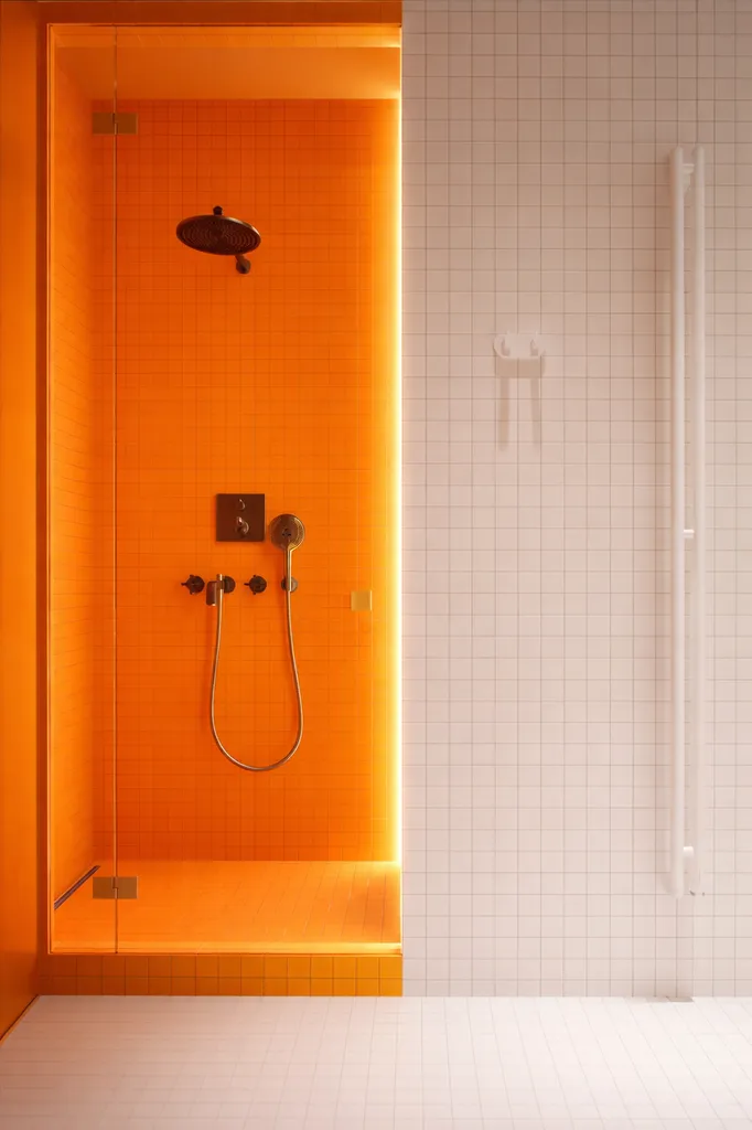 ALPHA 5 BRILLANT PROFILE INTEGRATION LED POUR CARRELAGES ET CREDENCES CERAMIQUES, QUAND LA LUMIERE S'ALLIGNE SUR LA MATIERE