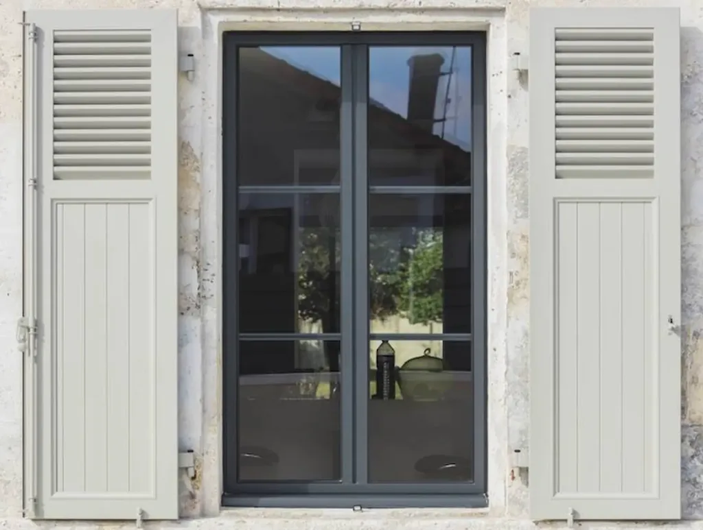Pose de fenêtres en aluminium à Toulouse Les Menuiseries Occitanes expert dans la rénovation de fenêtres double vitrage
