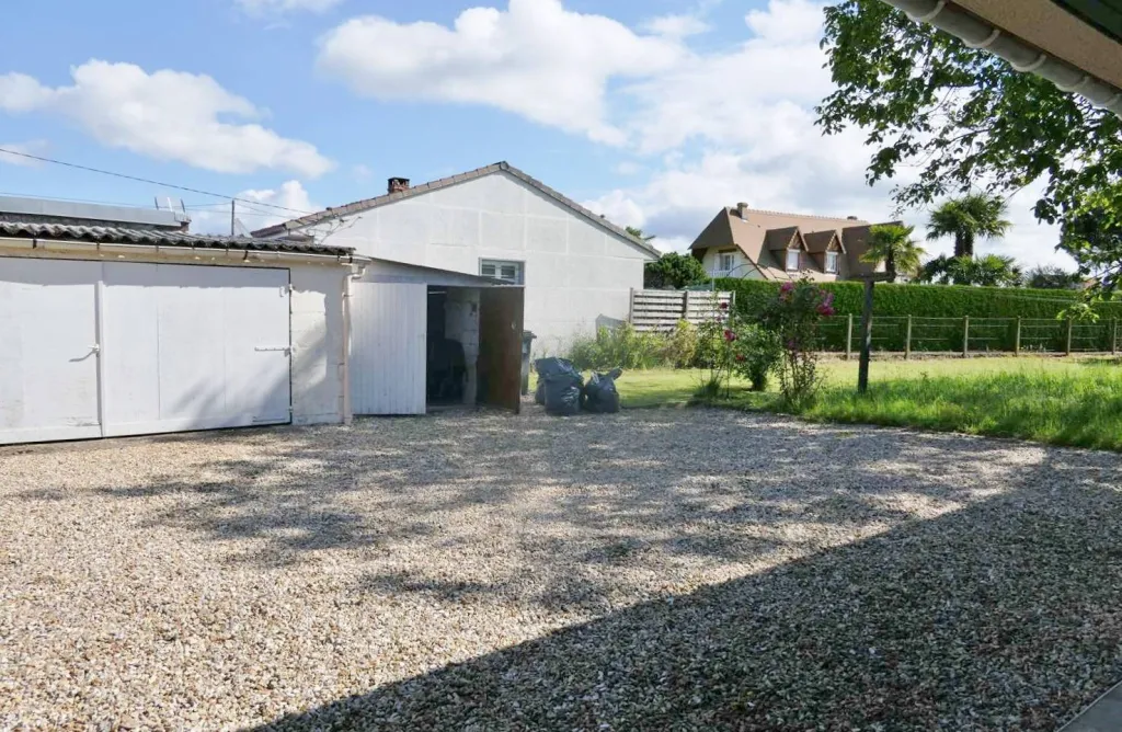 Cherche à acheter maison avec jardin proche écoles et commerces en centre ville de st pierre lès elbeuf 76