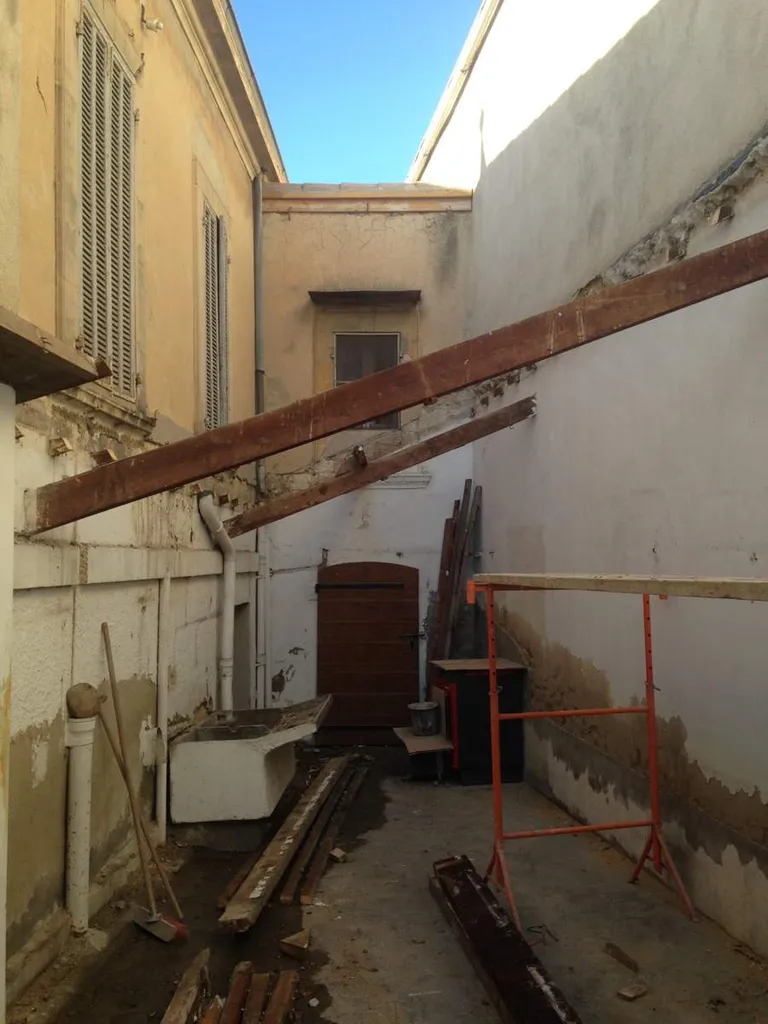 Réalisation d'un toit terrasse à Salon de Provence - démolition existant