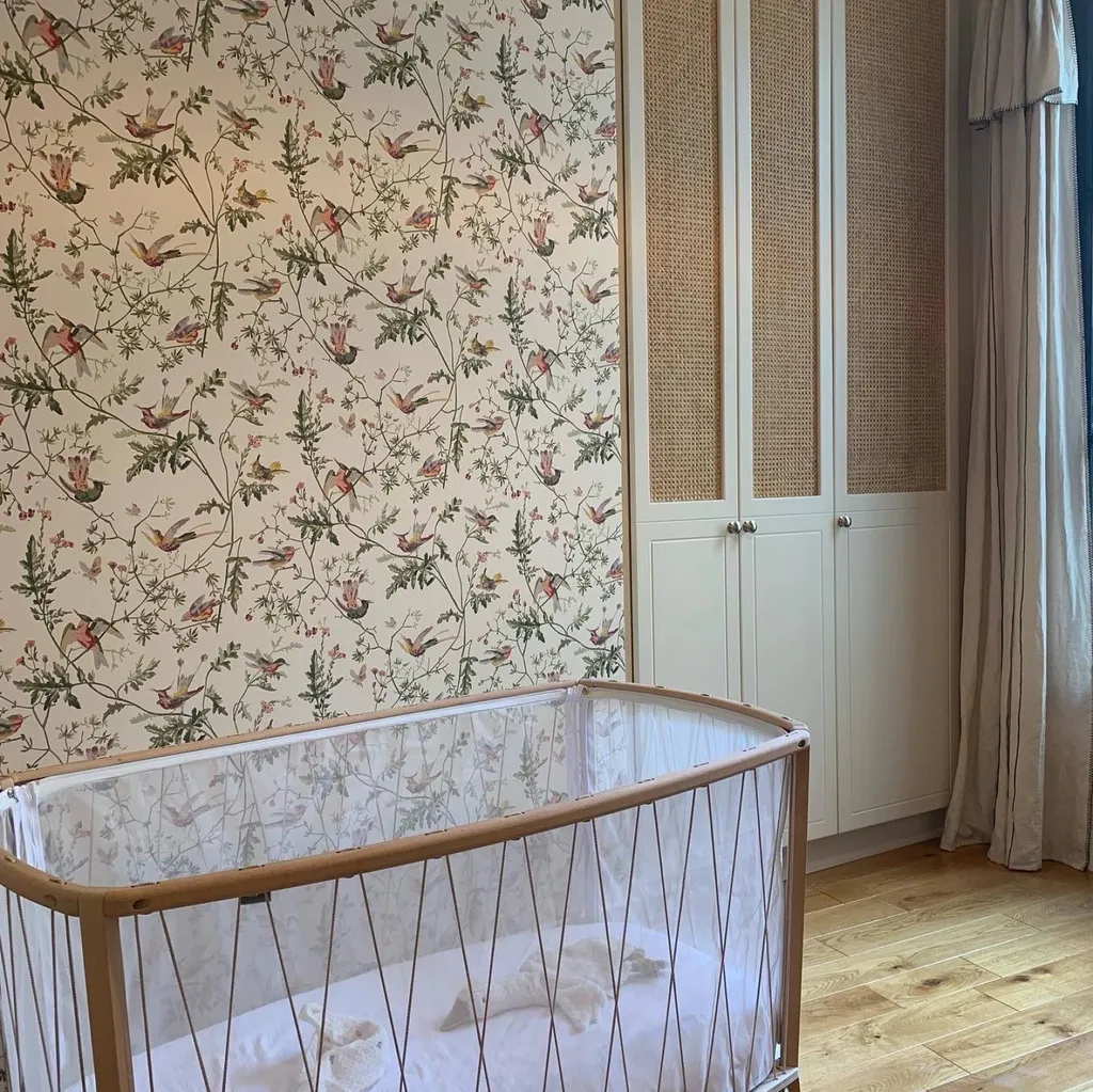 Création d'un placard sur-mesure en cannage à Paris 8