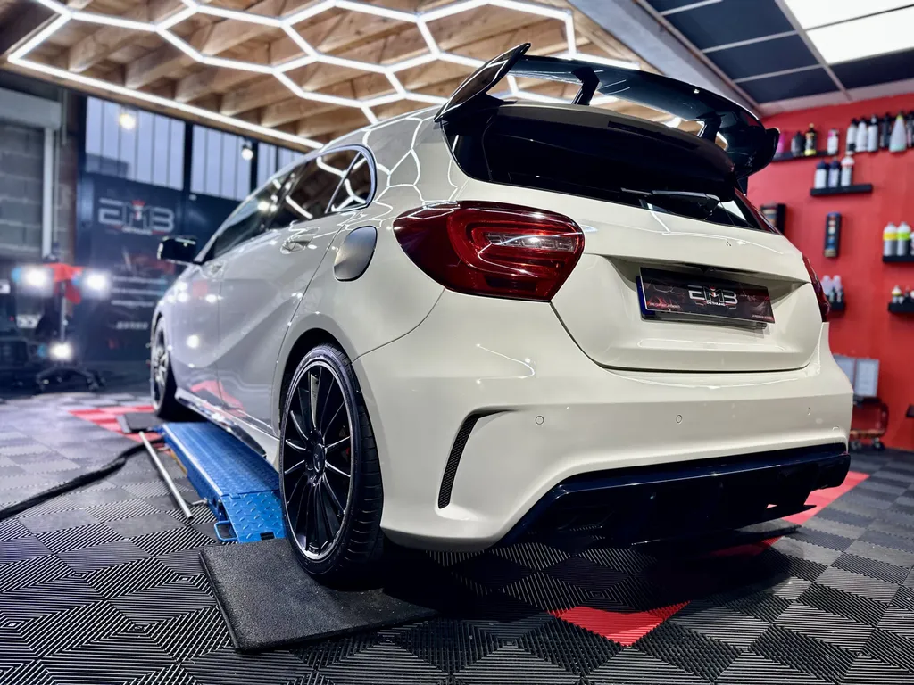 Detailing sur Lyon spécialiste du traitement céramique et de la protection carrosserie Mercedes A 45 AMG covering 