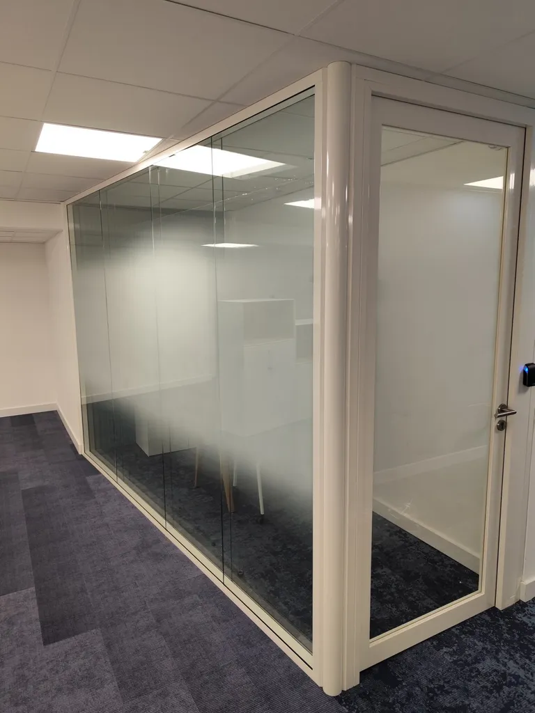 FILMS VITROPHANIE POUR CLOISONS VITRÉES ENTREPRISE ORTEC AIX EN PROVENCE 