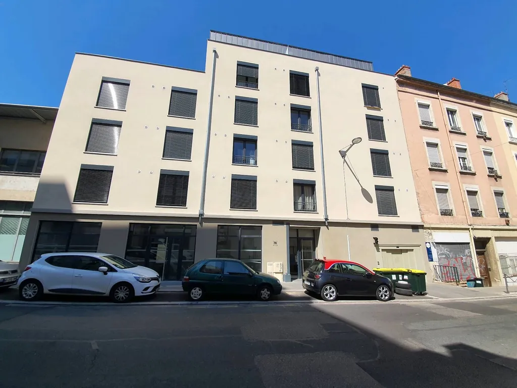Chauffage central avec grande chaudière pour un immeuble de plusieurs appartements à Bourgoin Jallieu