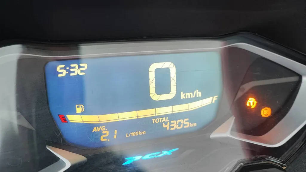 HONDA PCX 125 DU 03/2024 AVEC 4350 KM.