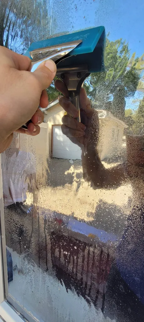 pose film solaire sur vitres de bâtiments à Cannes dans les Alpes-Maritimes