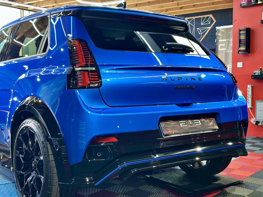 centre de soins esthétiques automobile lyon spacialiste Alpine A290 proche Dardilly 