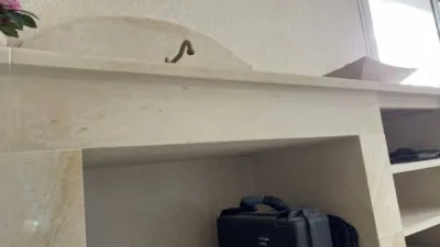 Cuisine et salle de bain en pierre naturelle de Bordeaux à Paris