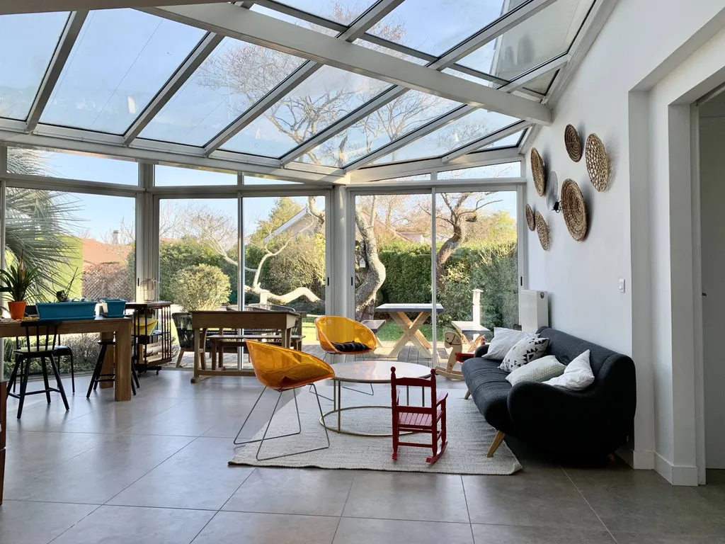 Acheter une Grande Maison familiale de plain pied de 240m2 sur belle parcelle arborée et piscine à Pessac proche Bordeaux
