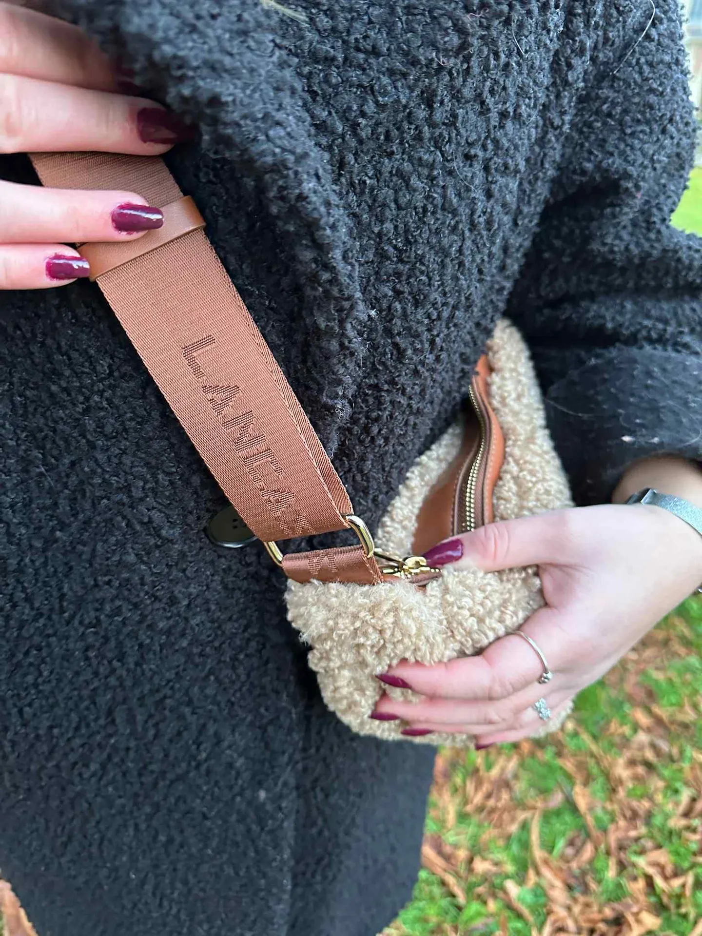 Sac banane Lancaster Moumoute garni cuir cognac disponible chez Evasion Eu