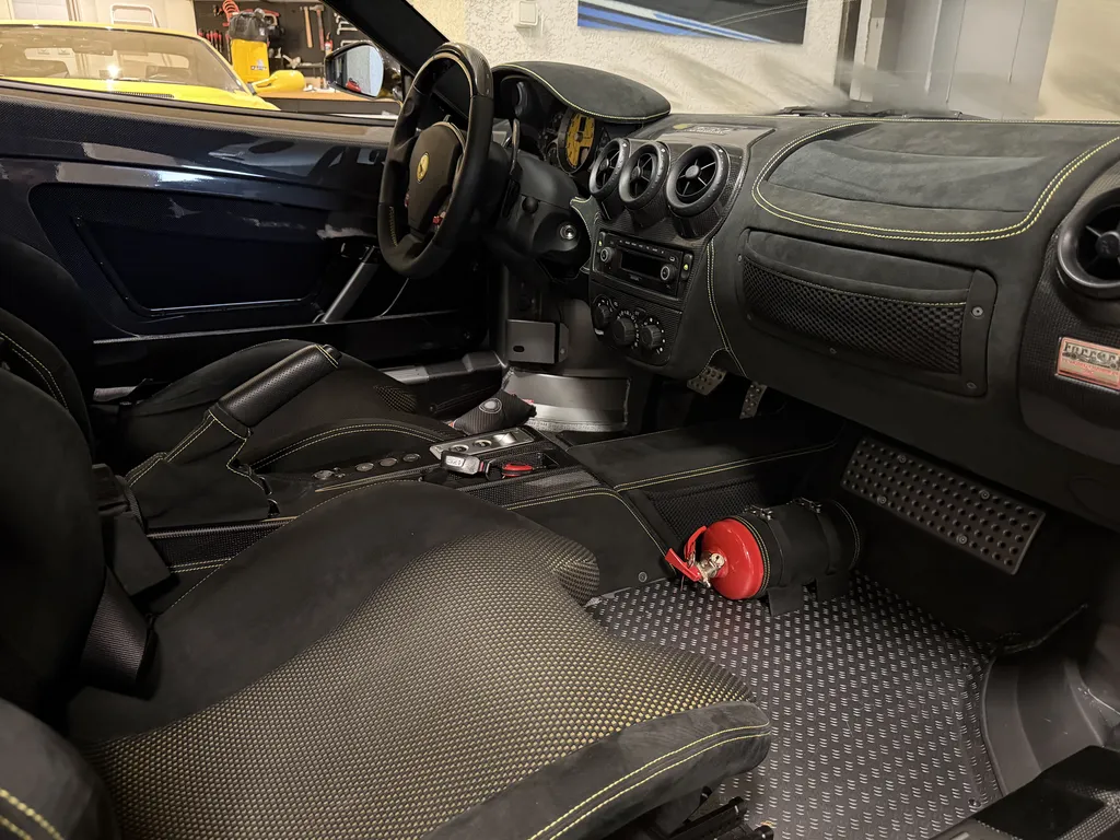 Detailing Ferrari à Lyon Ouest rénovation esthétique et traitement céramique Ferrari 512 TR et F430 Scuderia par EMB DETAILING