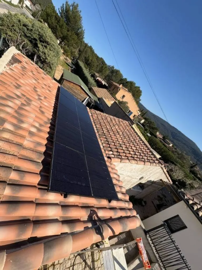Nouvelle installation de panneaux solaires à Cuges les Pins dès 9 990€