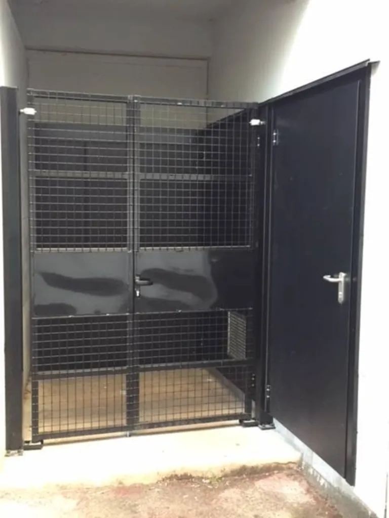 Fermeture d'un hall d'accès pour sécurisation à Pont Audemer 27