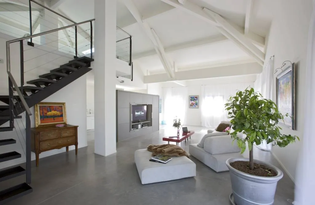 Réalisation d'un appartement loft contemporain au centre-ville d'Aix-en-Provence par l'agence Inspirations d'Intérieurs