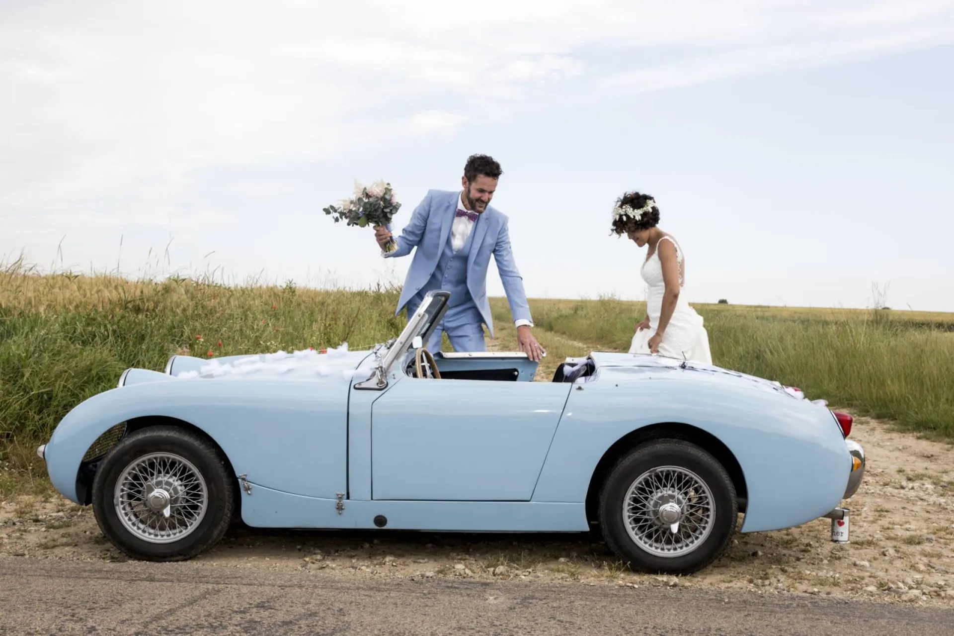 For Your Wedding in Paris, rent a prestigious car for your city tour or couple session with photographer