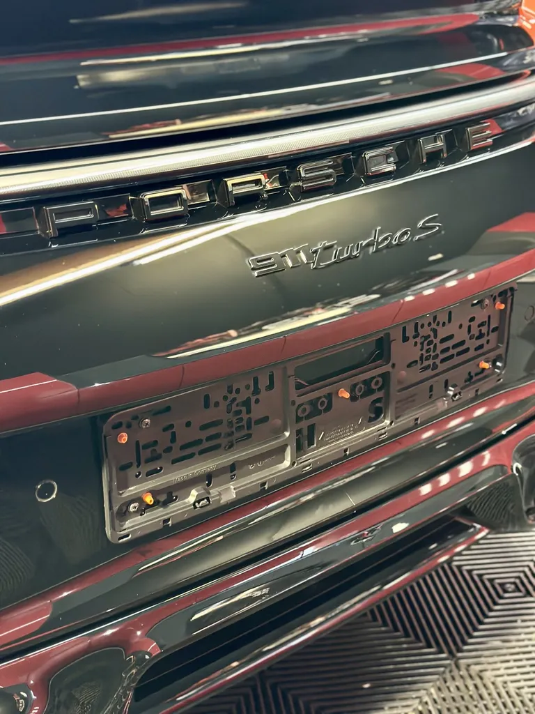 protection PPF automobile Lyon traitement céramique carosserie Porsche 992 Turbo S cabriolet 