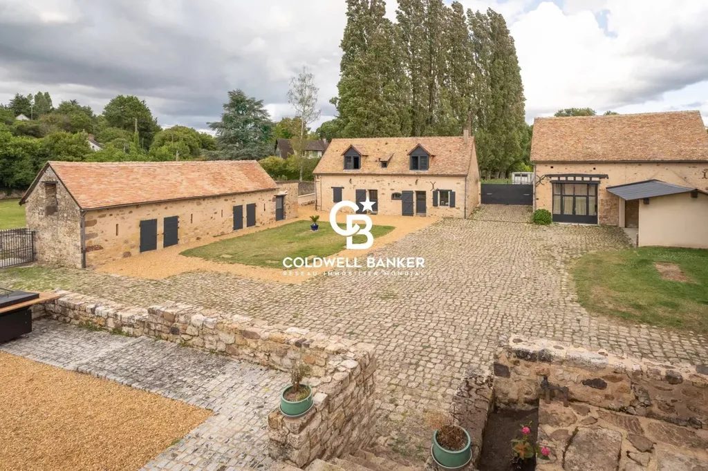 Acheter une grande maison familiale avec du terrain et une piscine en Sarthe