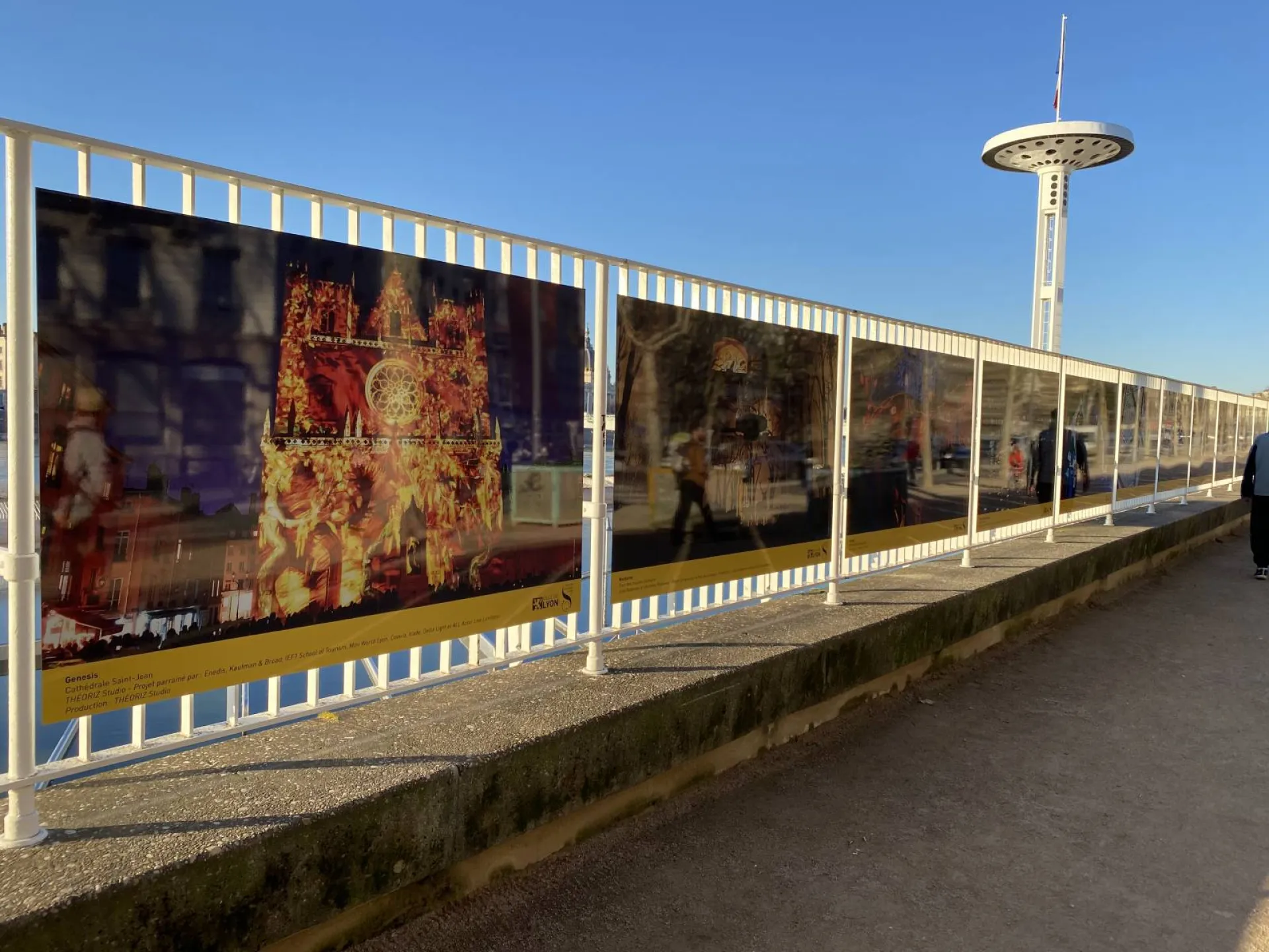 Impression de la signalétique du Centre Nautique Tony Bertrand pour la Fête des Lumières