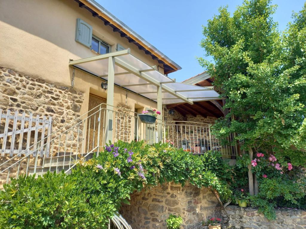 Pergola alu à Chevrières dans la Loire