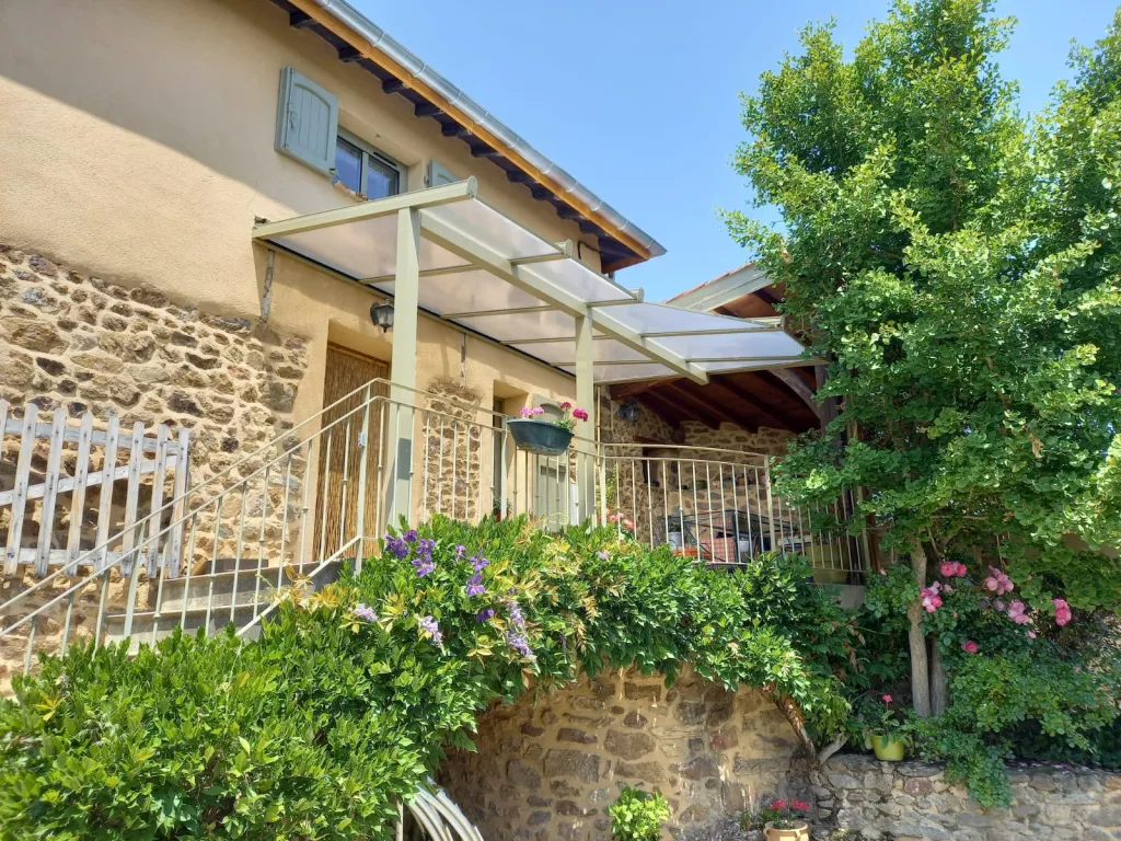 Pergola alu à Chevrières dans la Loire