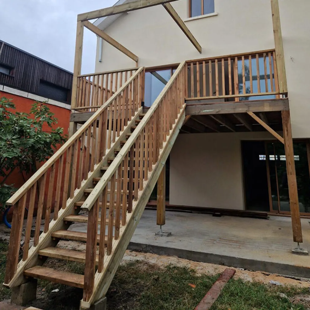 Création à Talence d'un escalier, garde-corps et pergola en bois sur mesure avec plan 3D