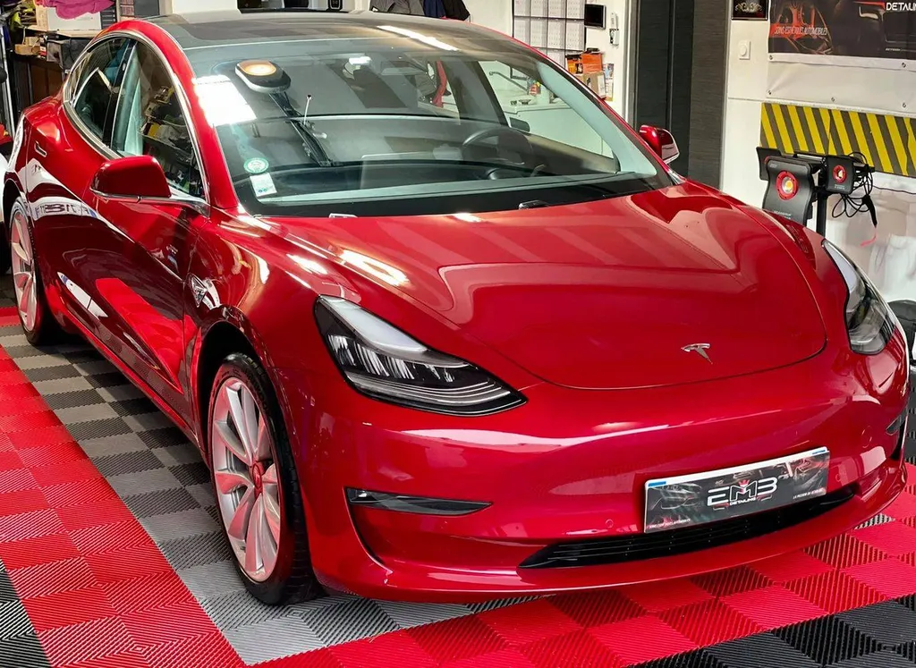 Prix d'un traitement céramique tesla model 3 à Lyon