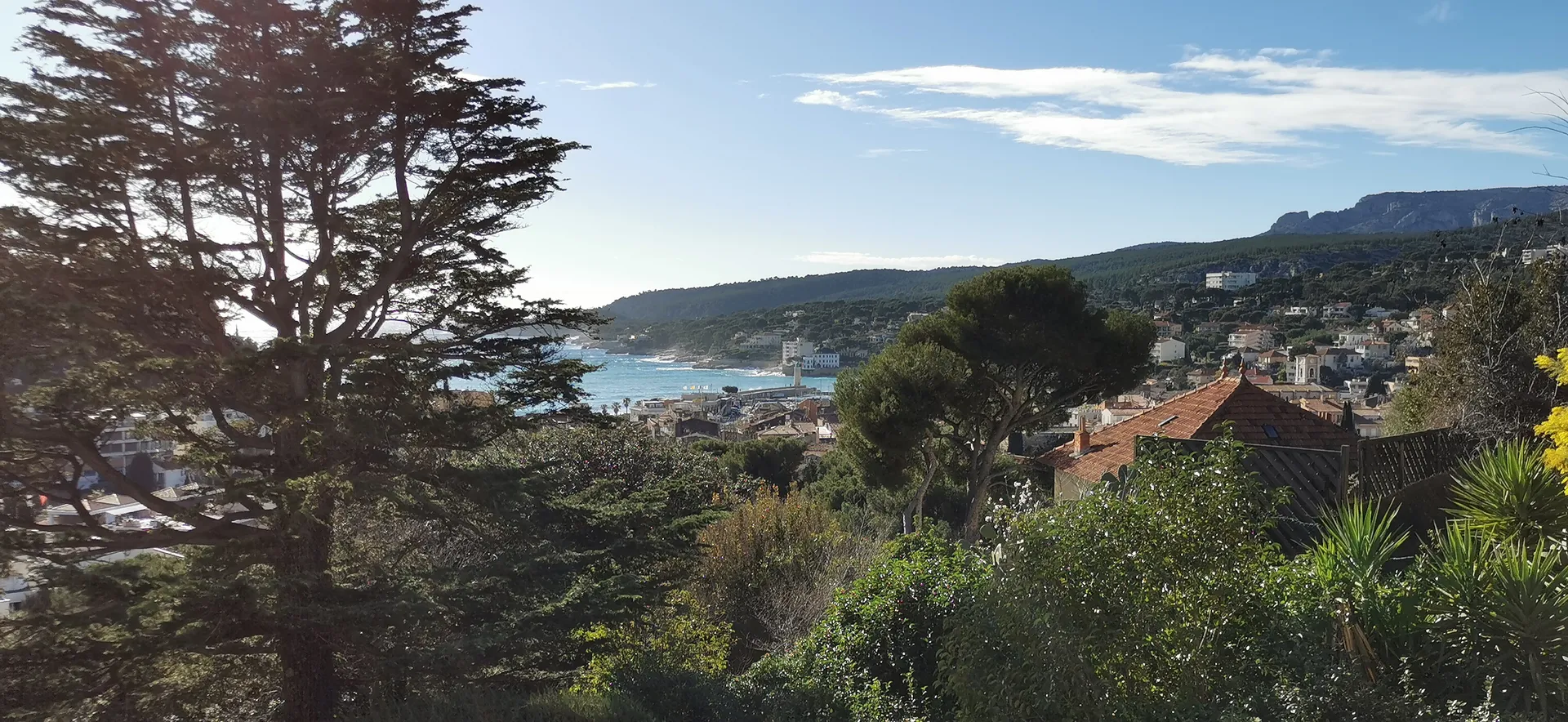 Vente appartement T4 Cassis  avec terrasse vue mer et garage fermé dans résidence de standing avec piscine & ascenseur