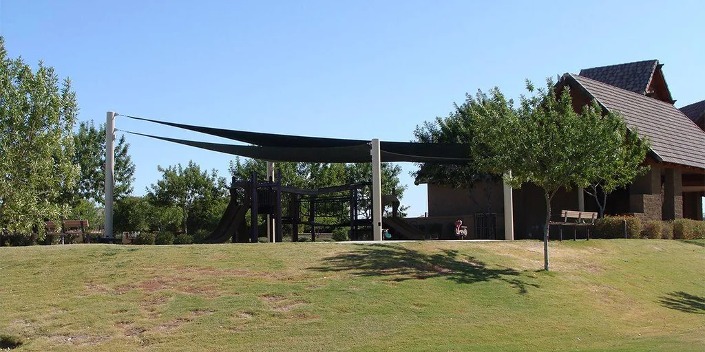 Voile d'ombrage espace publique 