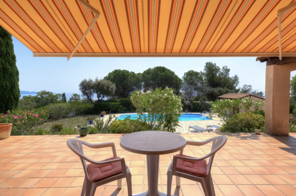 Villa 4 pièce(s) 3 chambre(s) 90 m² Saint-Aygulf (83370)