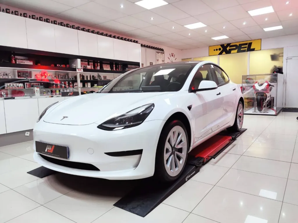 TESLA MODEL 3 LONG RANGE - PPF PARTIEL + CERAMIQUE GTECHNIQ A CAMBRAI