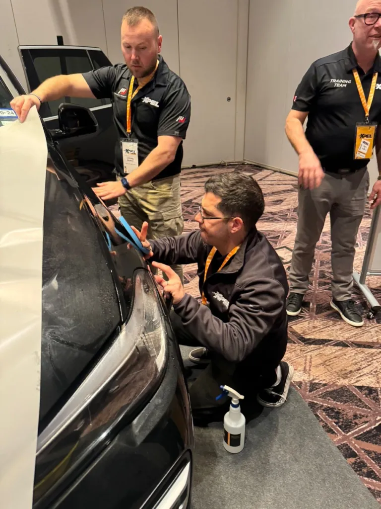 Quels sont les avantages de faire poser un film de protection de carrosserie PPF XPEL par un professionnel à Cannes ?