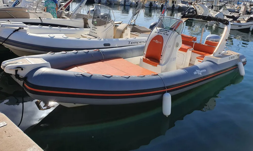 Bateau semi-rigide Wave 24 à vendre d'occasion dans le Var