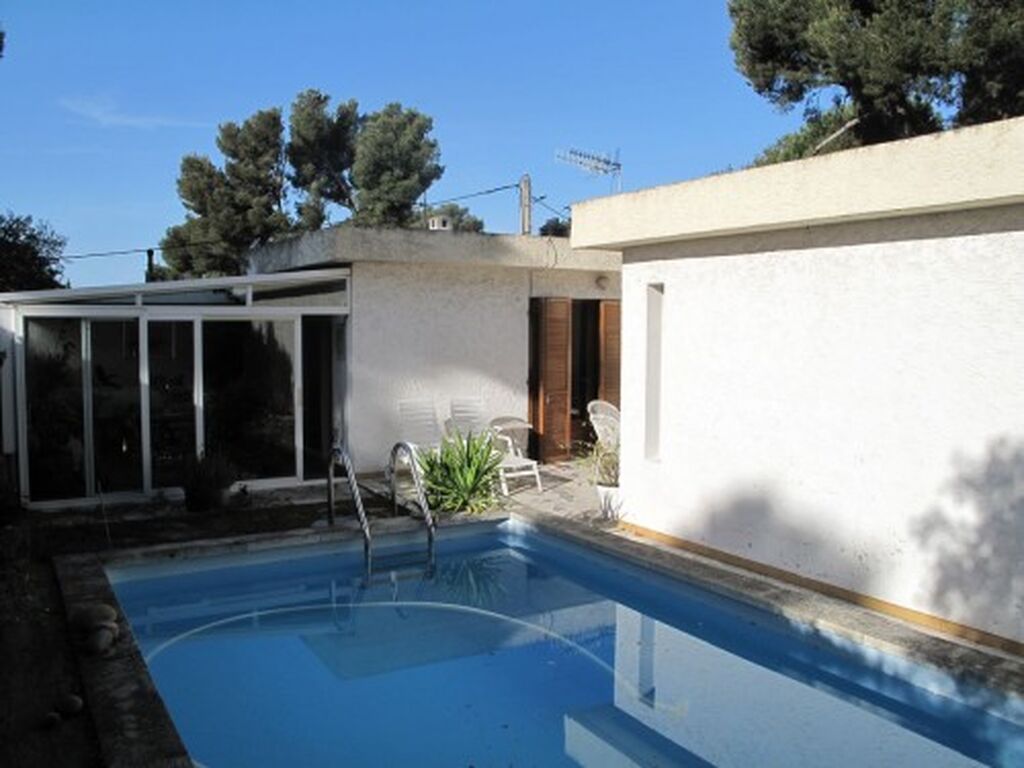 A l'achat maison 5 Cassis à toit plat avec piscine