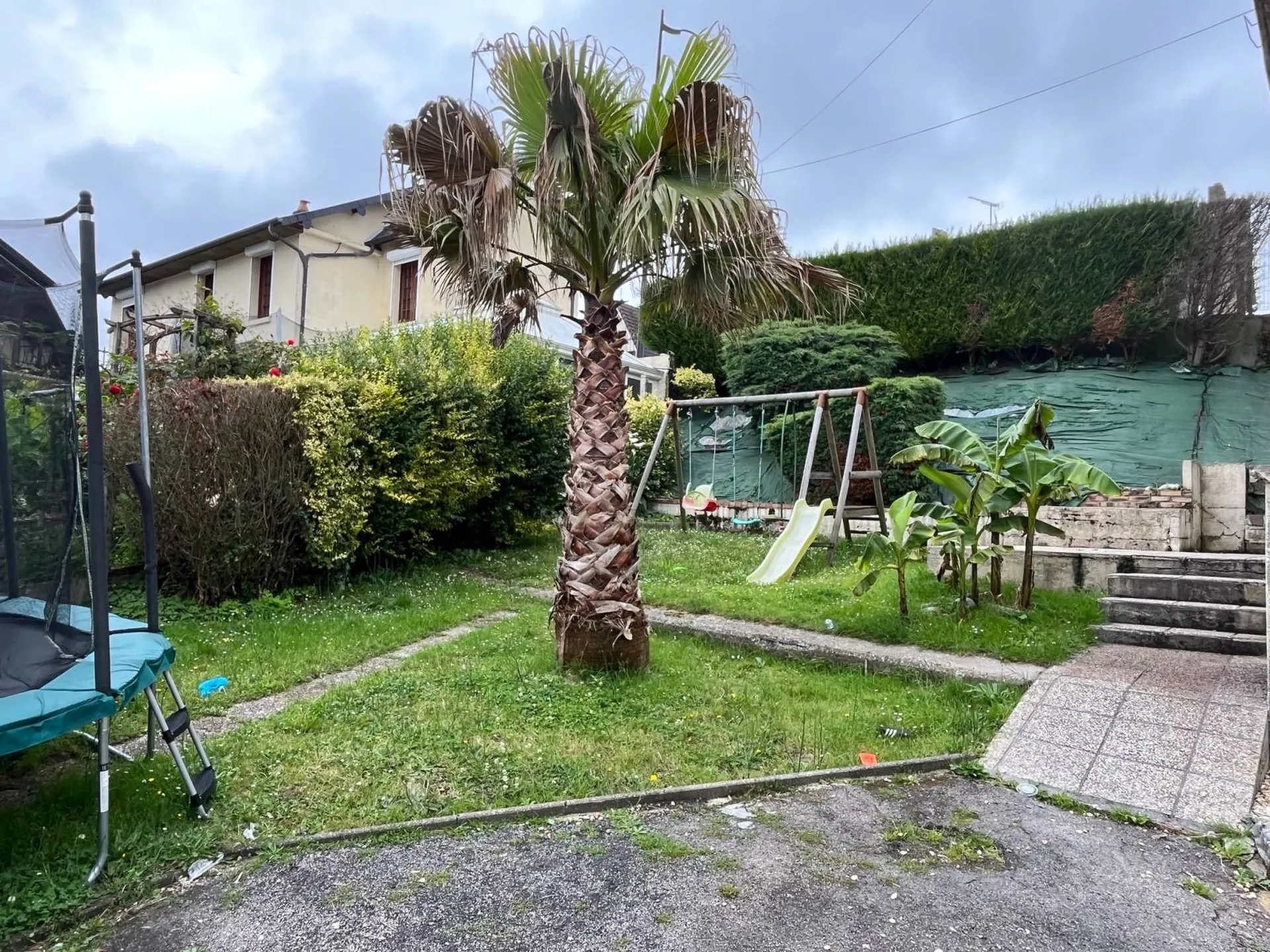 A Vendre : Local commercial avec habitation loué sur le Trait 76580