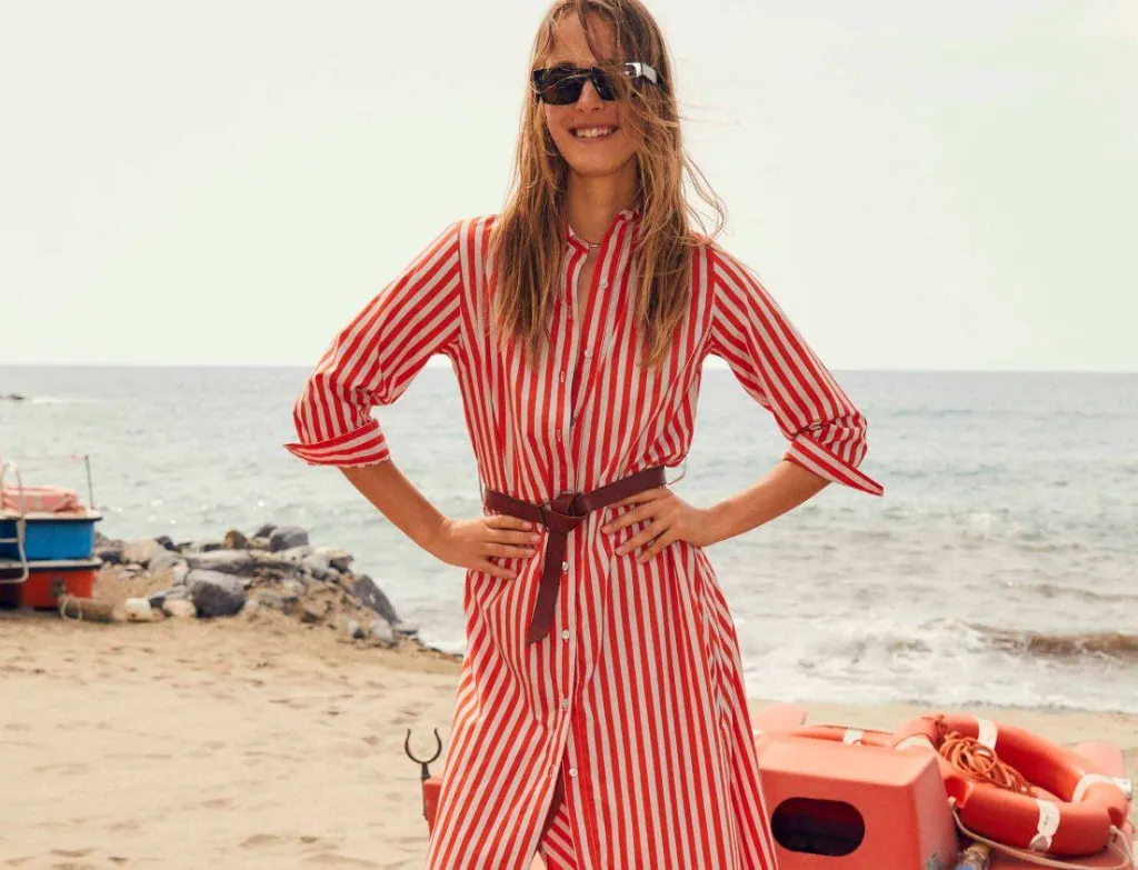 Rosso 35 un style classique et contemporain, pour les femmes qui aiment la discrétion et l'élégance.