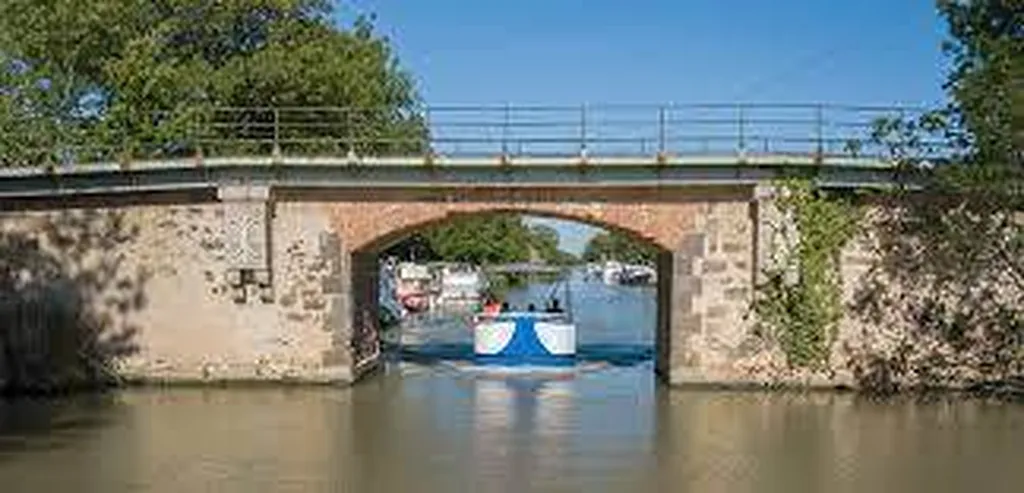 Location de bateaux sans permis à Vias Plage proche du camping bord de mer