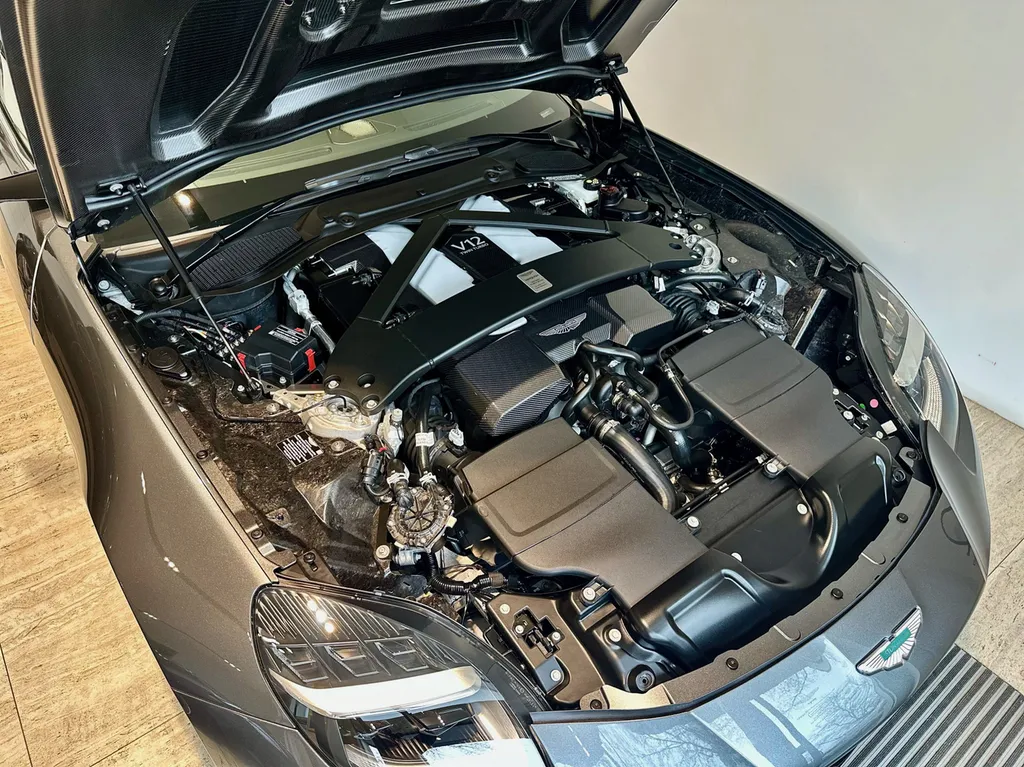 protection carrosserie DETAILING film PPF proche de Lyon Aston Martin Vanquish 