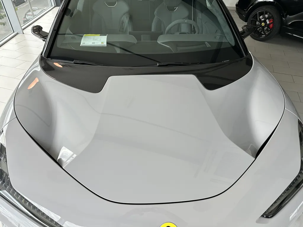 Lotus Eletre : traitement céramique GYEON Pure et film PPF par EMB Detailing à Vaugneray proche de lyon 6