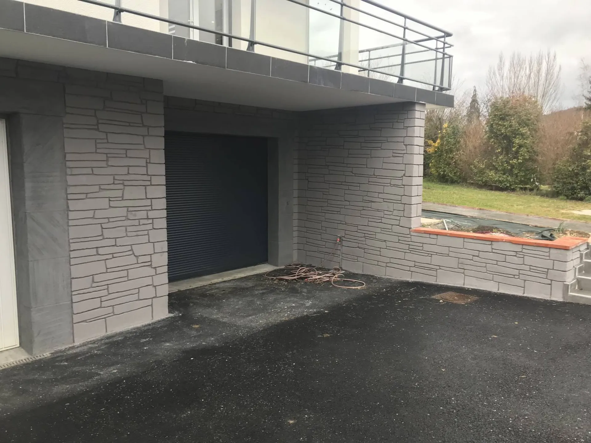 Entrée garage EFFET PIERRE