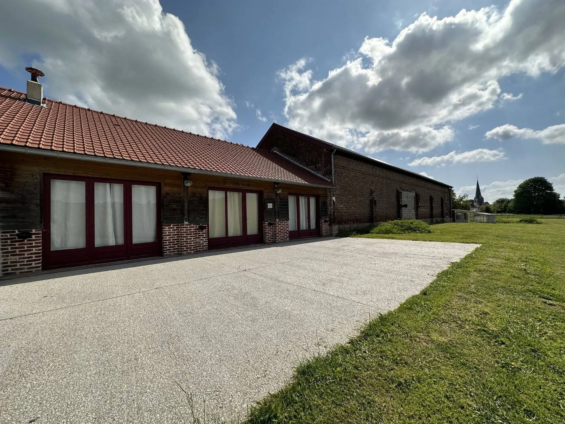 A vendre au coeur de la Normandie, Propriété de Maitre d'environ 350m² sur son parc d'environ 1.4 hectares.