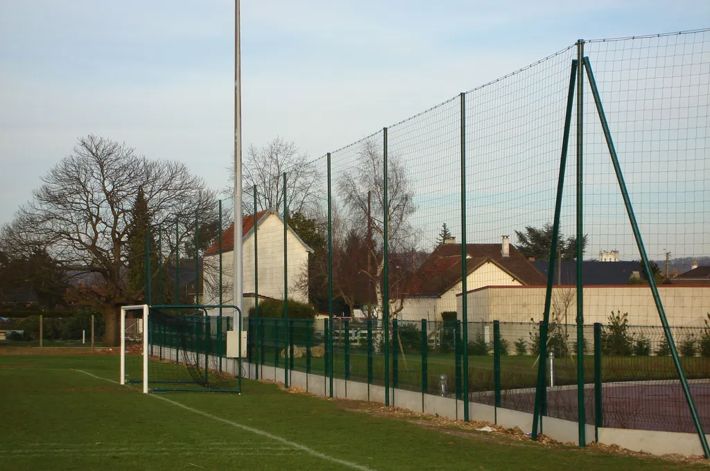 Installation de Clôtures de Sécurisation Aires de Jeux à Cormeilles dans l’Eure à proximité de Épaignes et Pont-Audemer pour les Parcs et Squares Publics